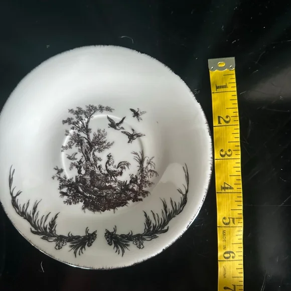 Aux Au Provence AUV2 black and white toile rooster pattern saucer - Picture 9 of 9